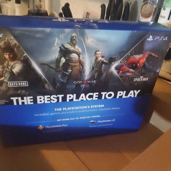 PS4 - Picture 4 of 4